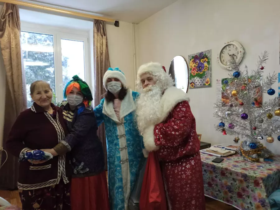 Подарки проживающим дома-интерната