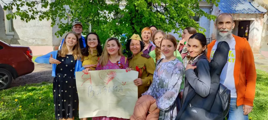 Концерт , посвященный Дню победы, от волонтеров БФ «Старость в радость»