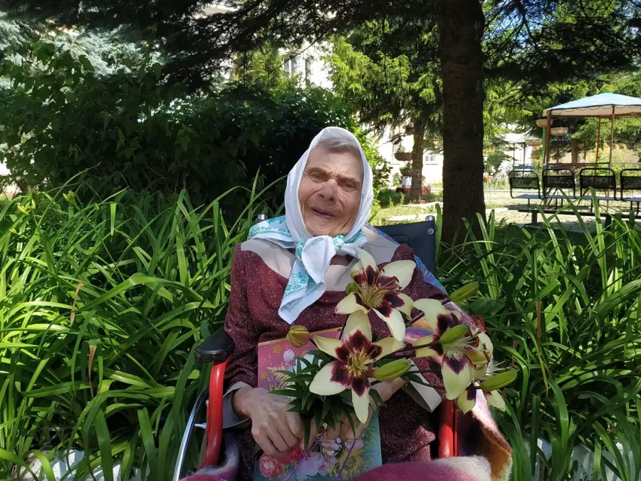 С 90-летним юбилеем!