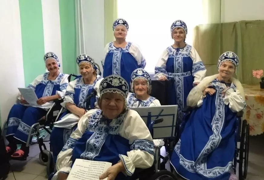 Если с другом вышел в путь, веселей дорога