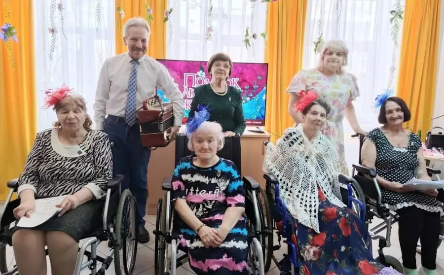 Предпраздничные поздравления